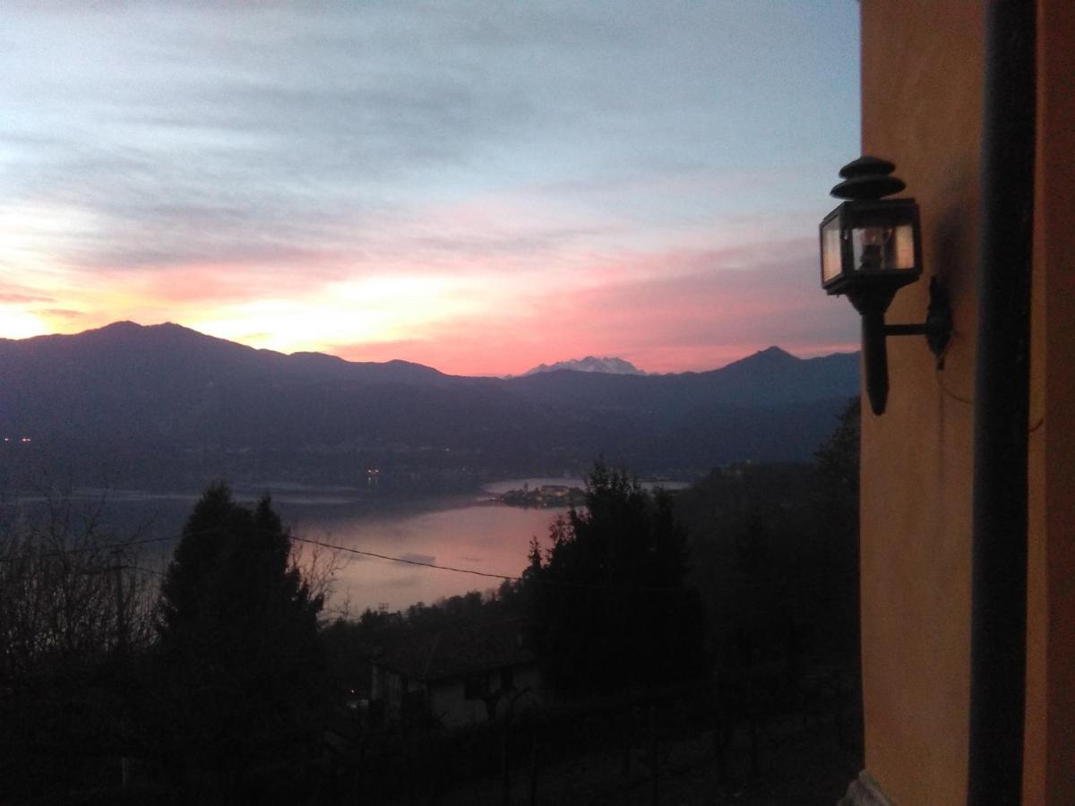 Cottage Sotto Il Faggio Centenario Ameno Extérieur photo